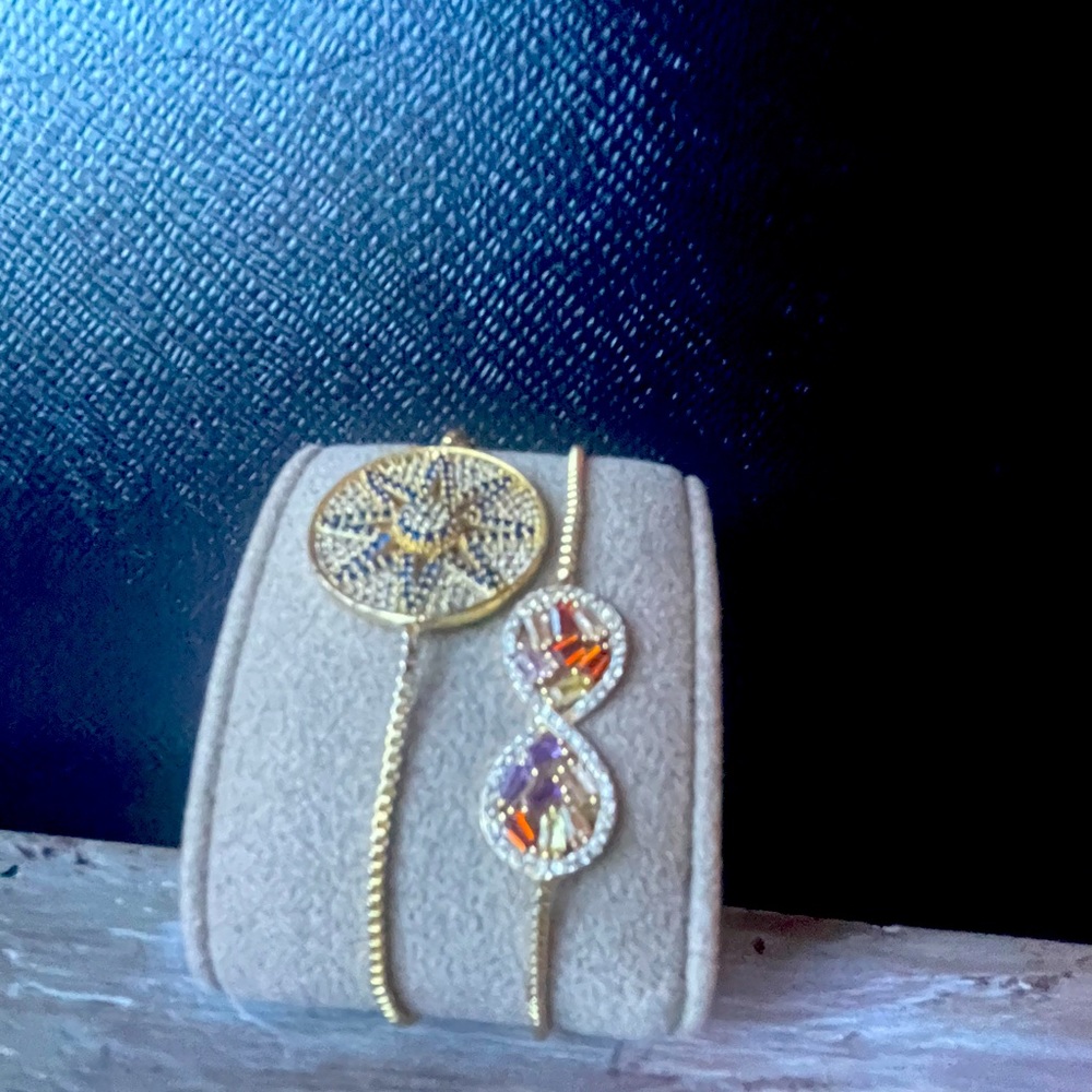 Bracelets- color zirconium -